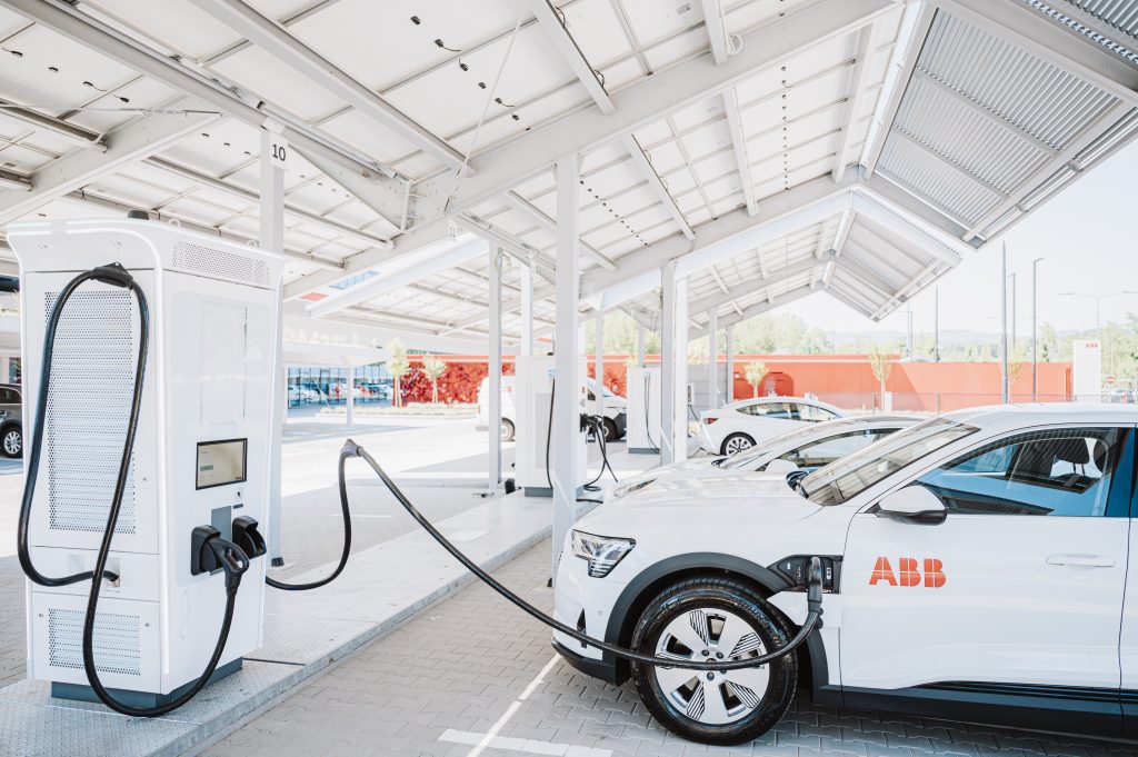 The advantages and disadvantages of electric vehicles – EQ Mag